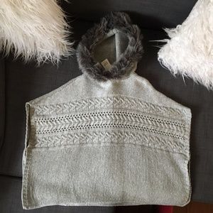 New with Tag Gap Faux-Fur Cable-Knit Poncho Girl S